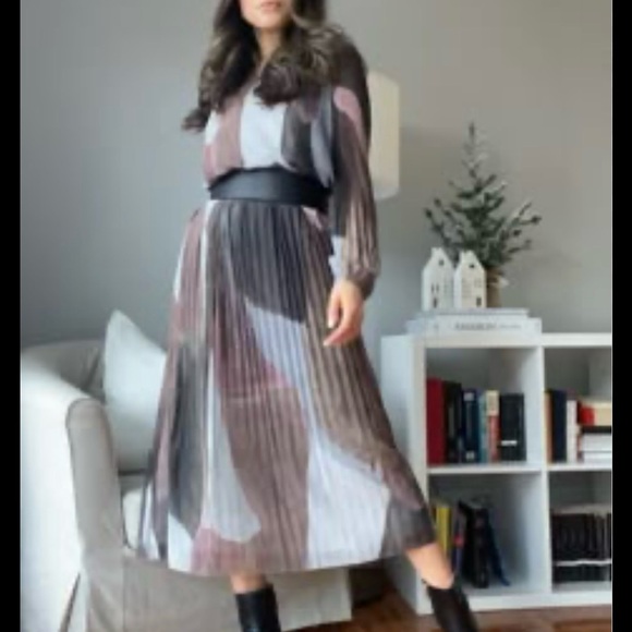 Wilfred Dresses & Skirts - Wilfred women’s summer  Midi long sleeves Dress in ink painting xxs